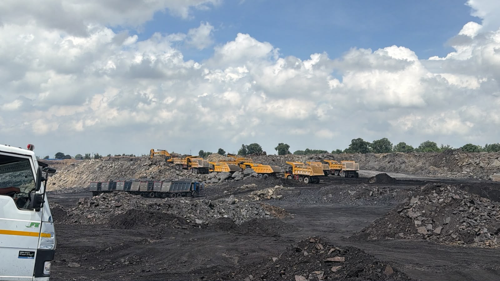 Dedicated fleet at customer yard